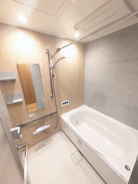 バス・シャワールーム　浴室　追い焚き・浴室乾燥機付き