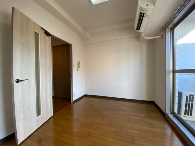 居室・リビング　こちらの居間で趣味の時間をお楽しみください