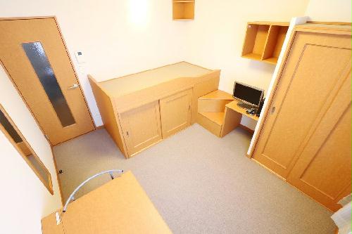 居室・リビング　１Ｆはフローリング仕様・２Ｆは絨毯仕様になります。