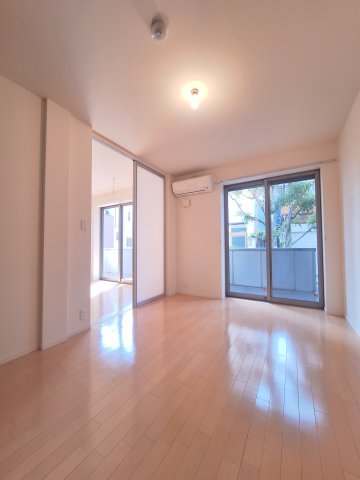 その他部屋・スペース　★洋室６帖★