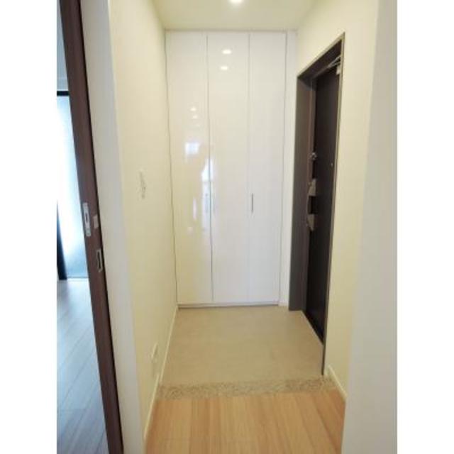 玄関　※写真は同タイプ住戸です。