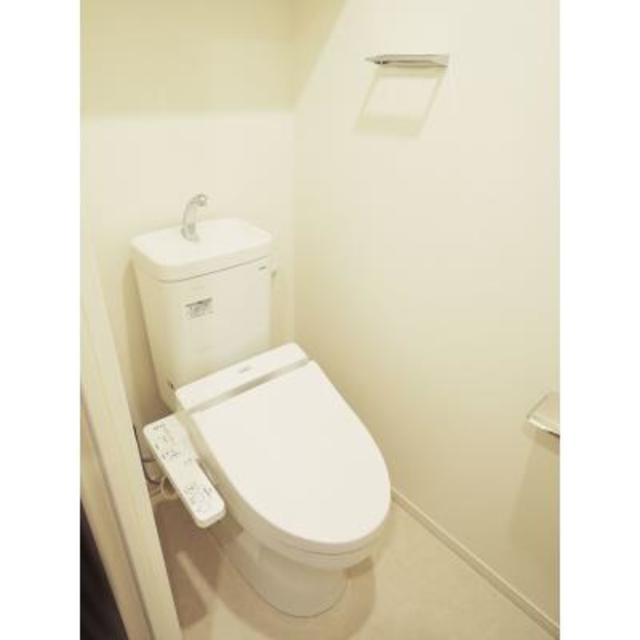 トイレ　※写真は同タイプ住戸です。