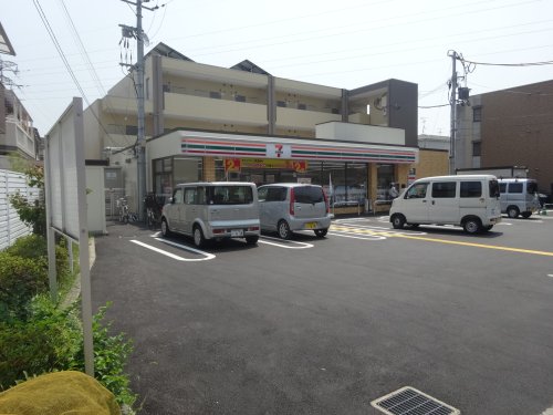コンビニ　セブンイレブン 宝塚中野町店（コンビニ）まで238m