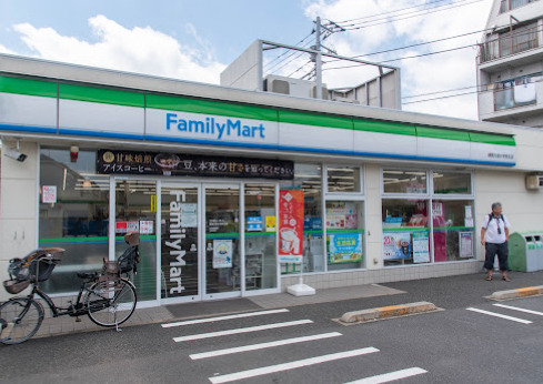 コンビニ　ファミリーマート 練馬大泉小学校北店（コンビニ）まで814m