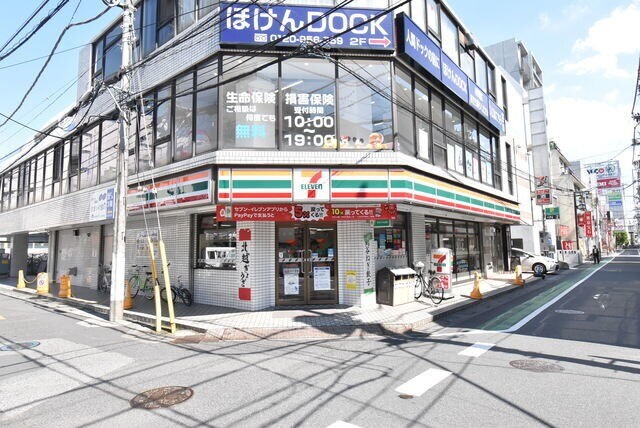 コンビニ　セブンイレブン越谷駅東口店（コンビニ）まで185m