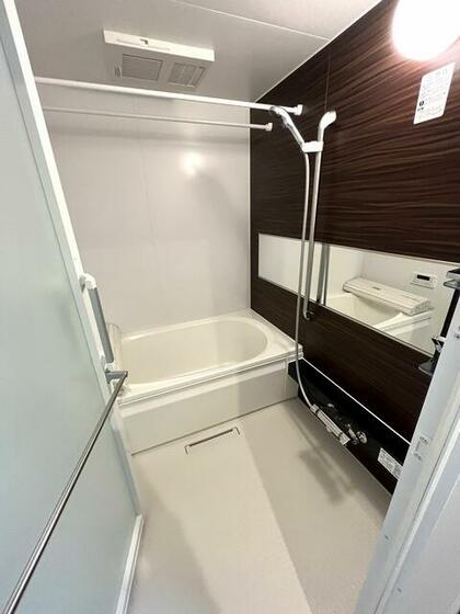 バス・シャワールーム　※別部屋参考写真