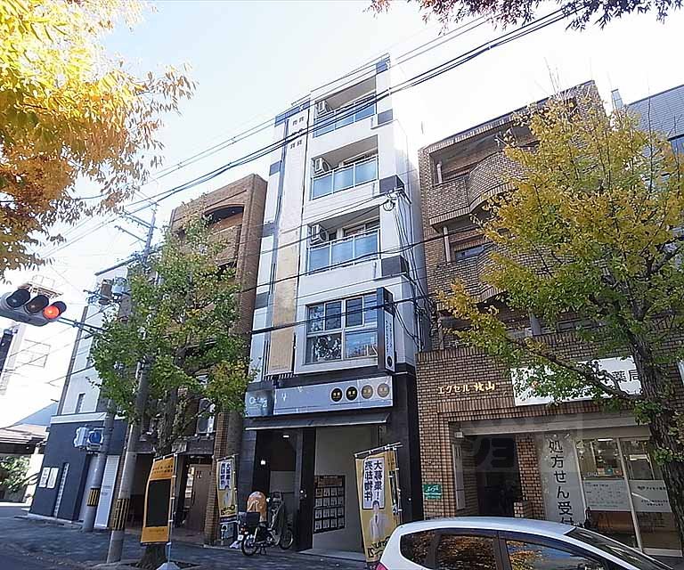 建物外観　大宮商店街にも近く利便性の高いエリアです。