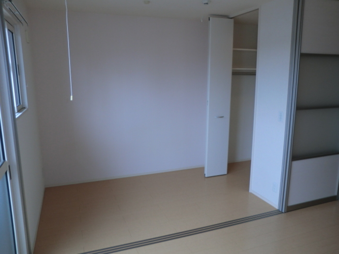 その他部屋・スペース　風通しも良い寝室です☆