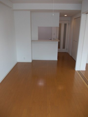 居室・リビング　こちらの居間で趣味の時間をお楽しみください