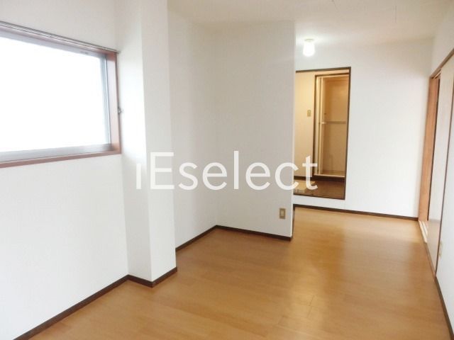 居室・リビング　☆採光があるダイニングキッチンです