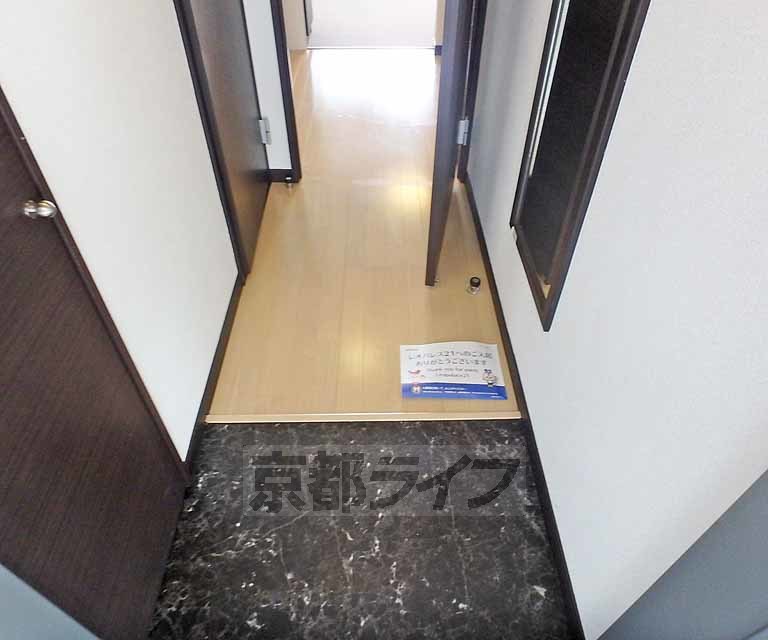 その他部屋・スペース　玄関から廊下にかけて