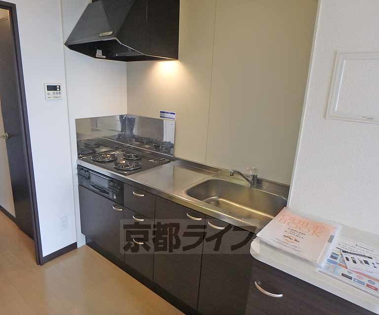 キッチン　システムキッチン入ってます