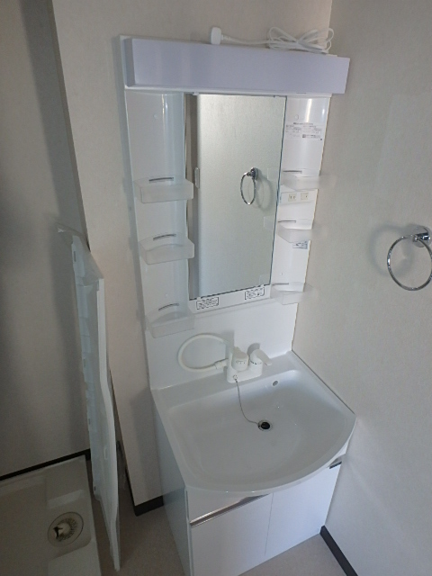 洗面設備　朝の身支度には欠かせませんね。