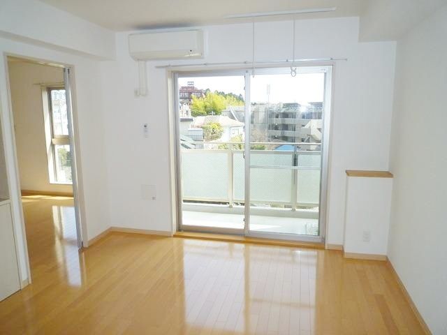 居室・リビング　★★明るいリビング★★