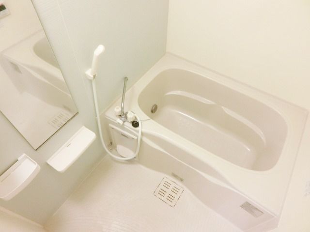 バス・シャワールーム　経済的な追焚付き