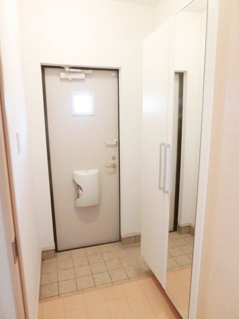 玄関　シューズボックス付き玄関