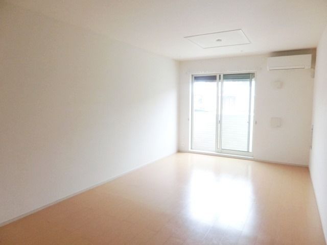 居室・リビング　広々としたリビングです