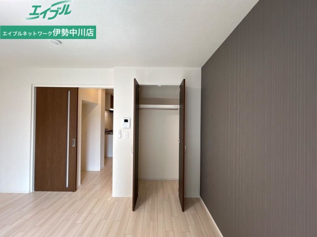 収納　同型参考写真