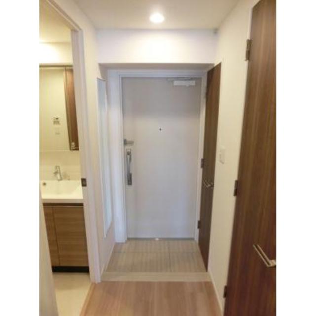 玄関　※写真は同タイプ住戸です。