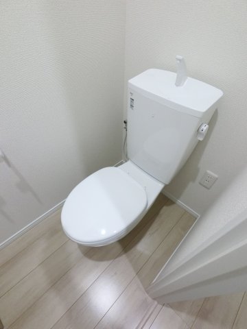 トイレ　※同タイプ・別物件のお写真です