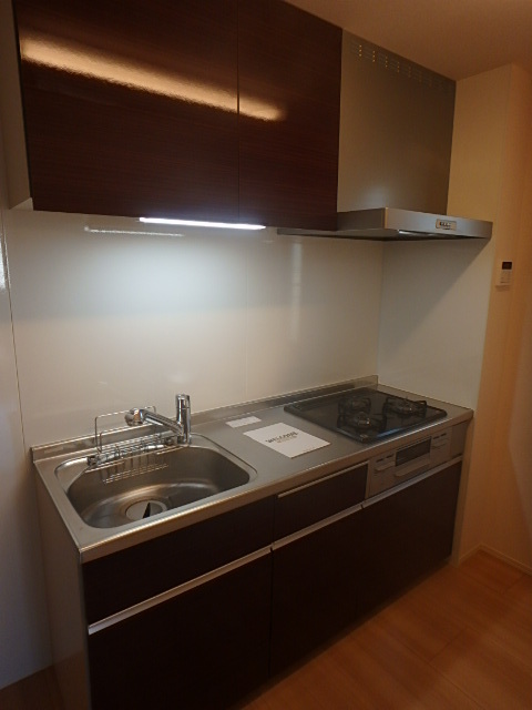 キッチン　便利な３口のキッチンです。