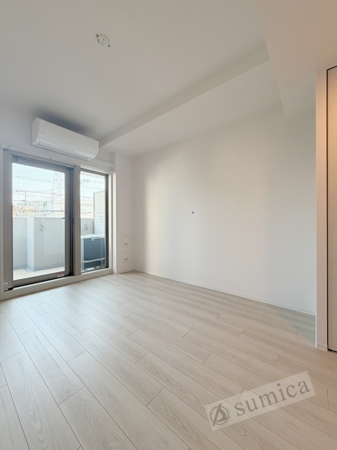 バルコニー　ワンちゃんも嬉しい明るい内装です