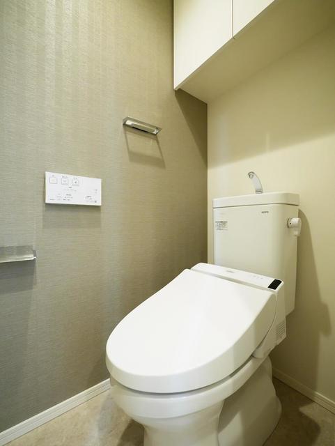 トイレ　※写真は同タイプ住戸です。