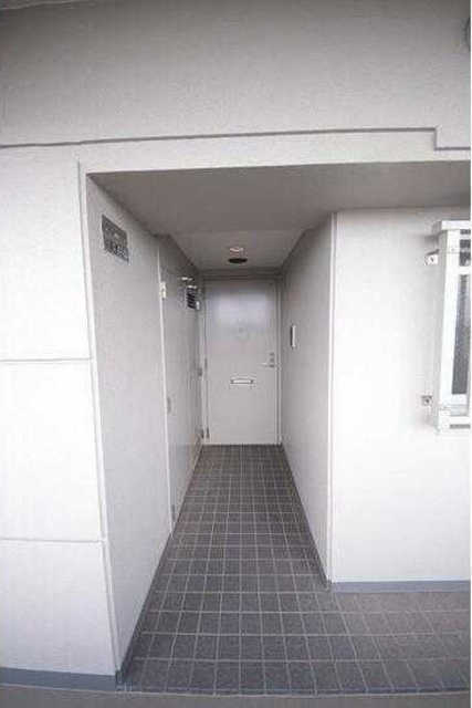 玄関　参考写真（同建物別部屋のものです）