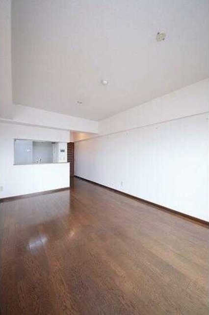 居室・リビング　参考写真（同建物別部屋のものです）