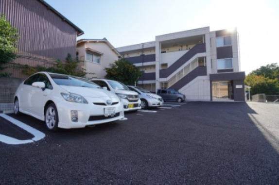 駐車場　※同物件・同タイプの写真です。