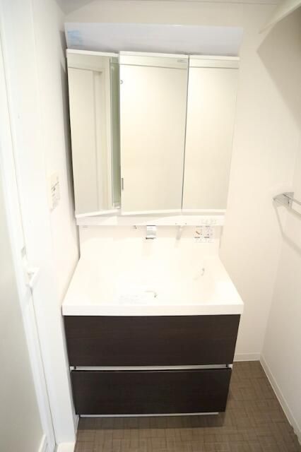 洗面設備　使いやすい洗面所です