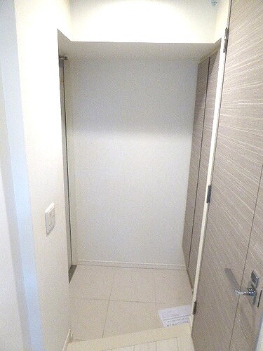 玄関　玄関　※2022年5月撮影の写真