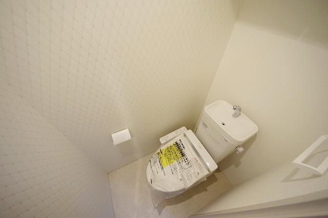 トイレ　★シャワートイレ付★