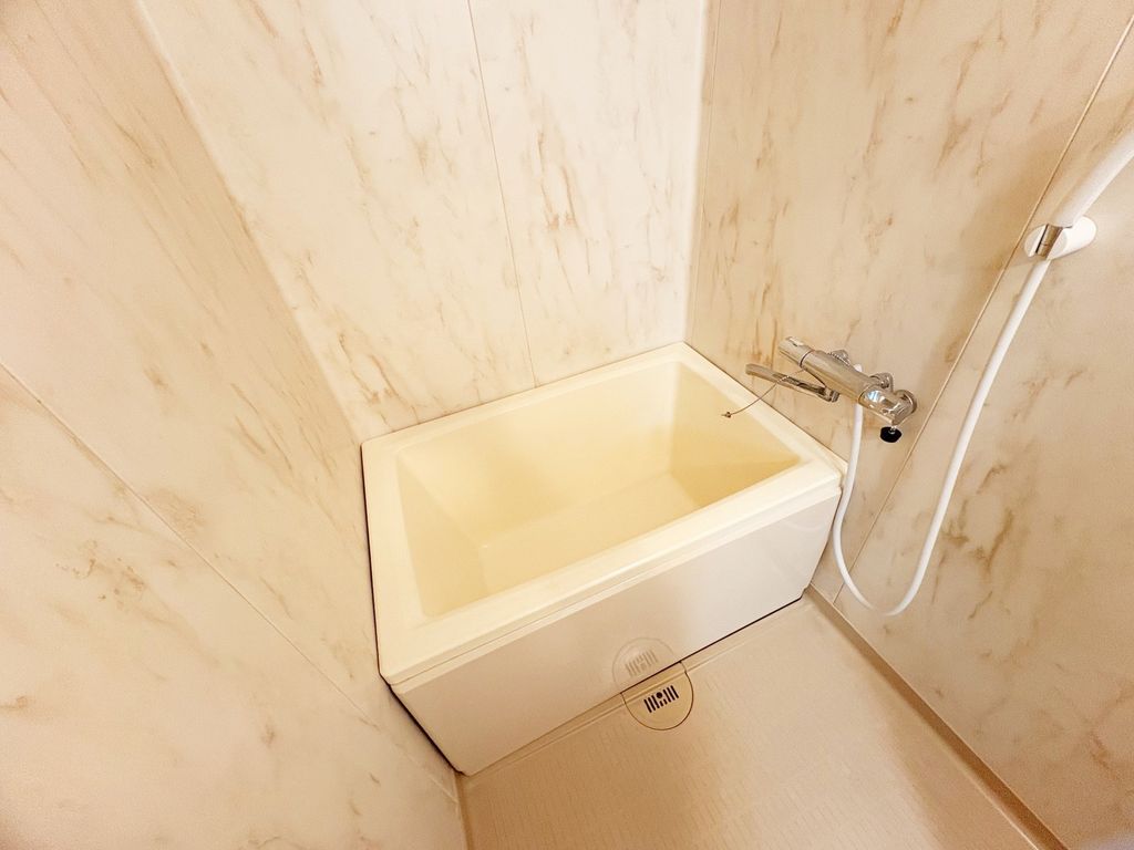 バス・シャワールーム　バス