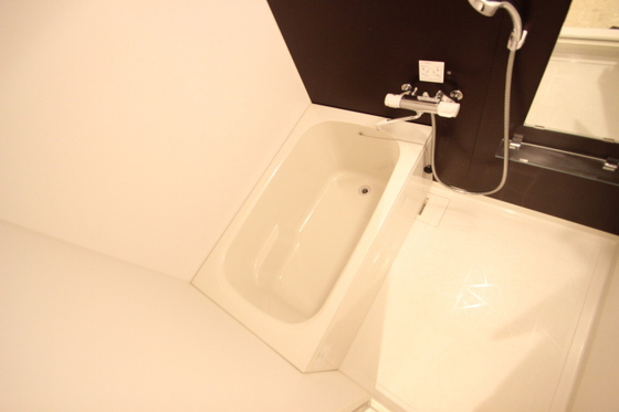 バス・シャワールーム　※別部屋の写真です