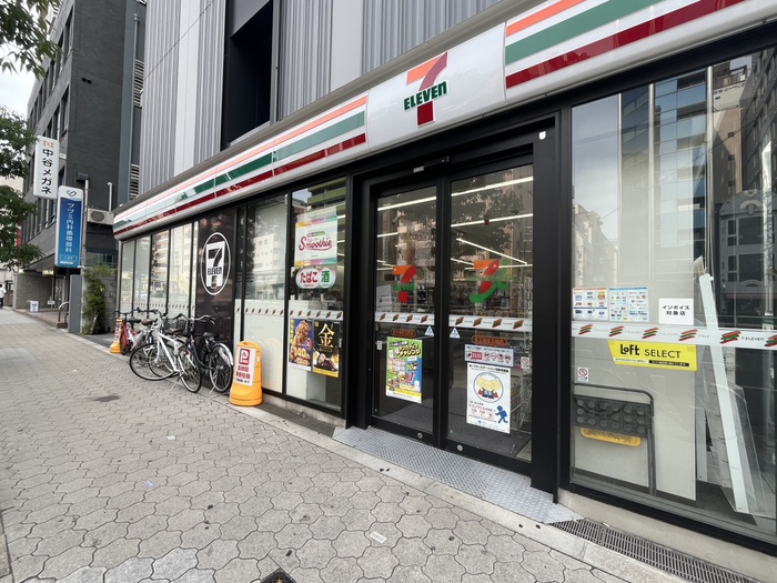 コンビニ　コンビニ（コンビニ）まで138m