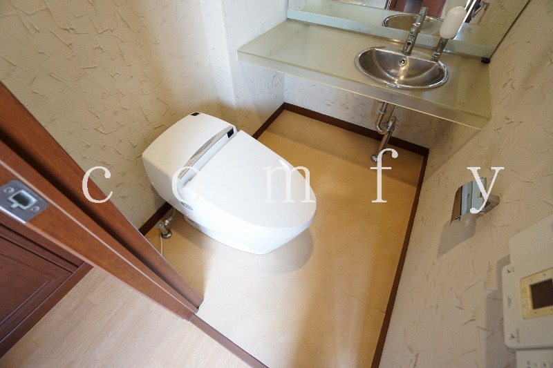 トイレ　ウォシュレット付きトイレ