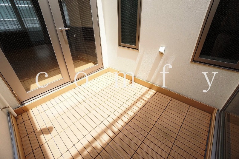 バルコニー　明るいインナーテラス