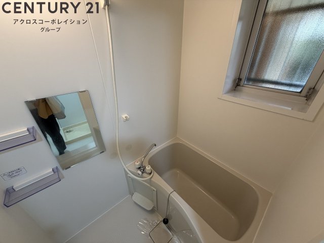 バス・シャワールーム　窓有