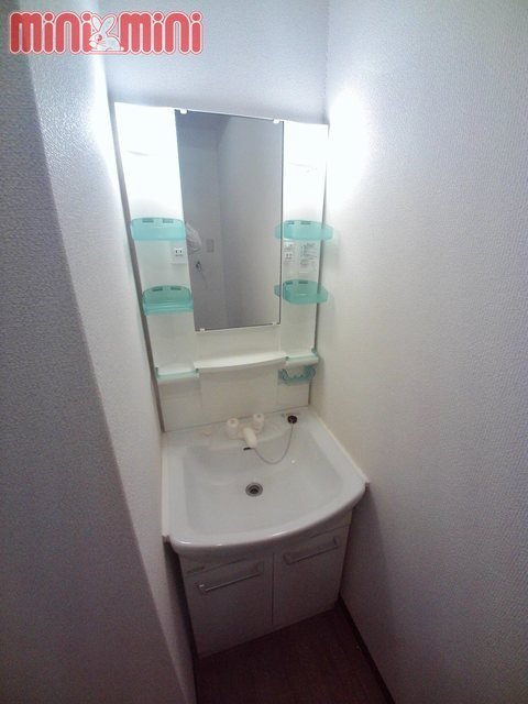 洗面設備　シャンプードレッサー付き洗面台