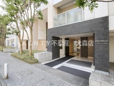 エントランス　落ち着いたエントランスです