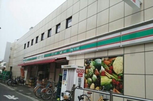 コンビニ　ローソン１００（コンビニ）まで330m