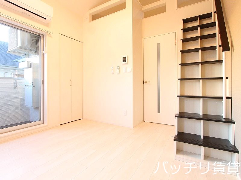 居室・リビング　同型タイプの為、現状を優先致します。