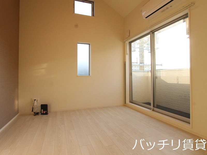 バルコニー　同型タイプの為、現状を優先致します。