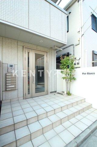 エントランス　ゆとりのあるエントランスです