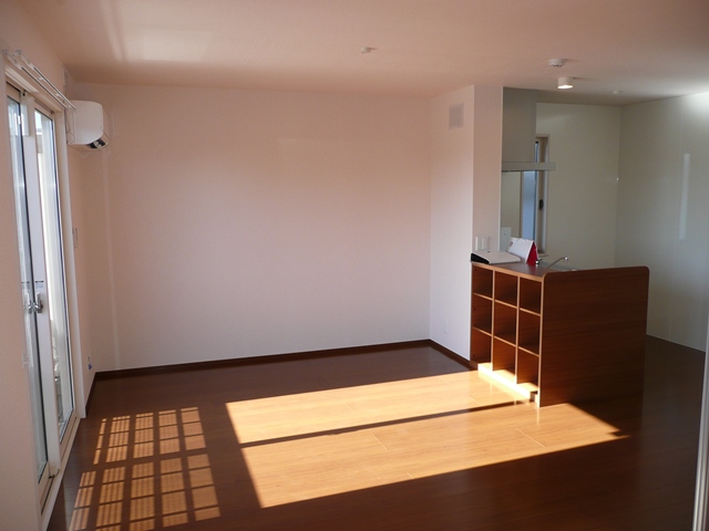 居室・リビング　準備中につき同タイプ物件写真を掲載しております。