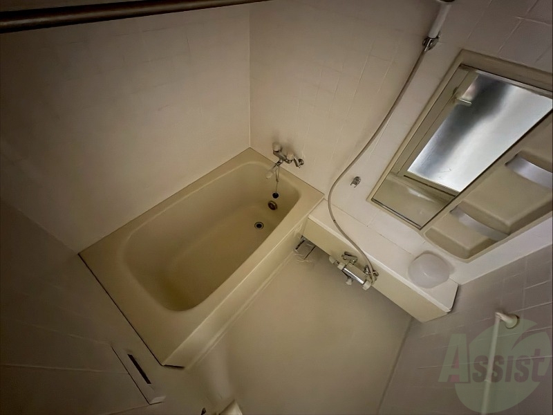 バス・シャワールーム　お風呂になります。一日の疲れを癒してくださいね。