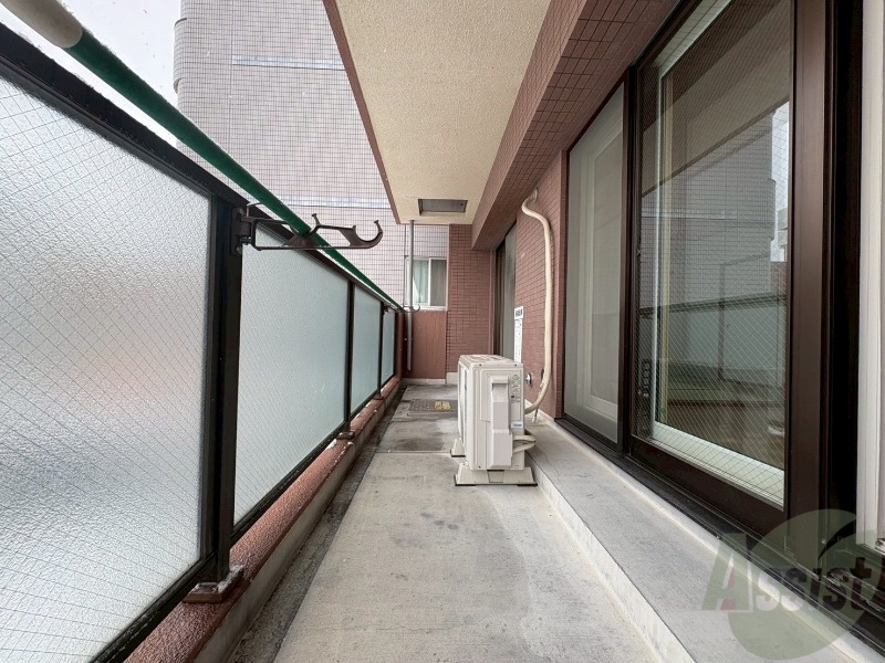 バルコニー　バルコニーです。洗濯物を干したり一息ついたりできますね！