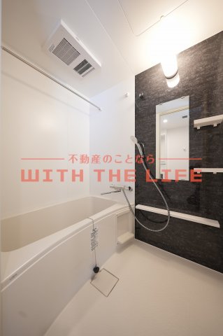 バス・シャワールーム　コンパクトで使いやすいお風呂です