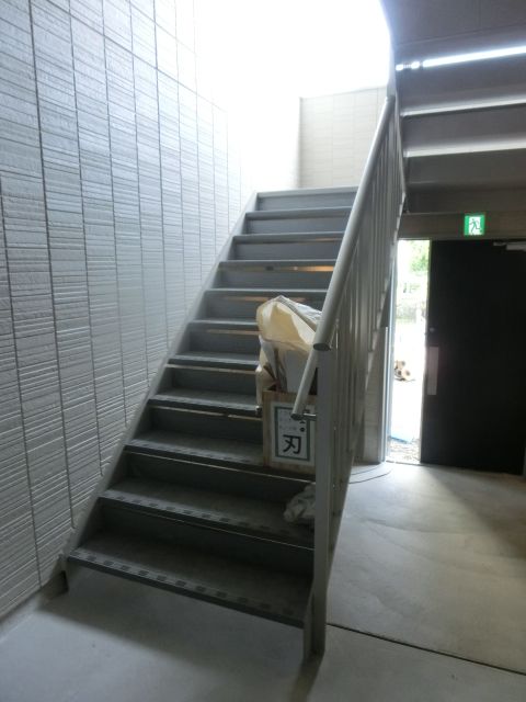 その他　外階段引越も楽でいいですね